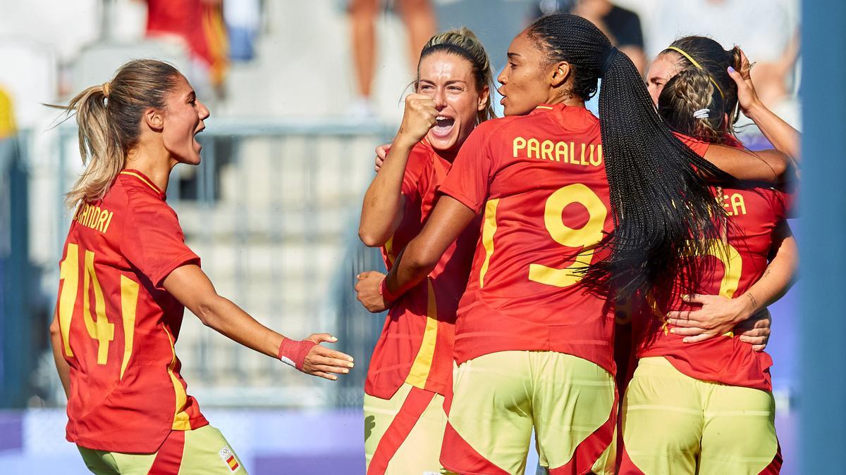 Las jugadoras de España celebrando el gol ante Brasil