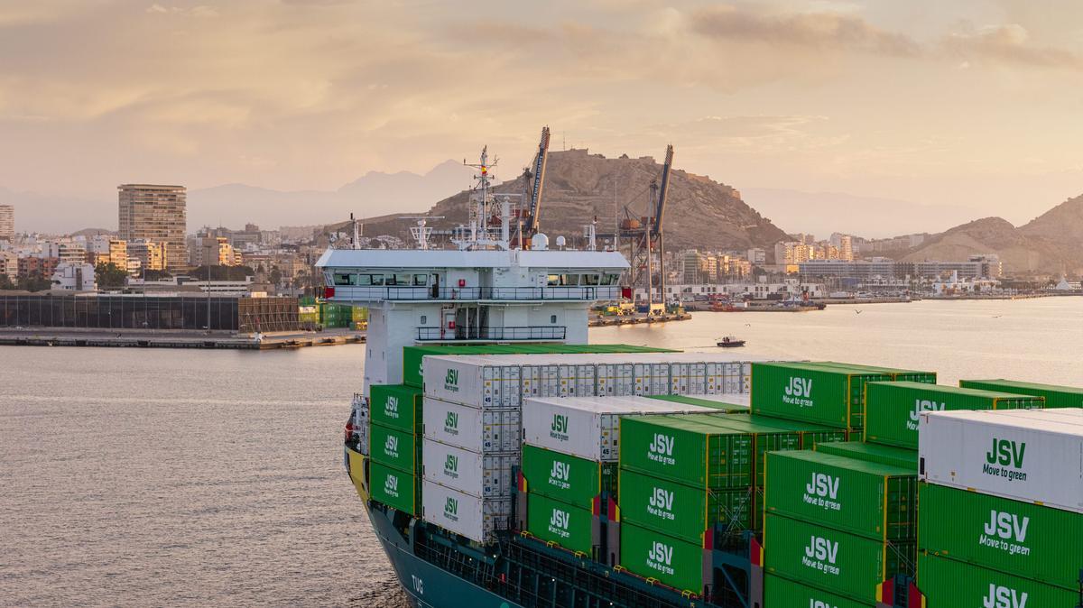 JSV combina ferrocarril, carretera y transporte marítimo para ofrecer conexiones puerta a puerta con las Islas