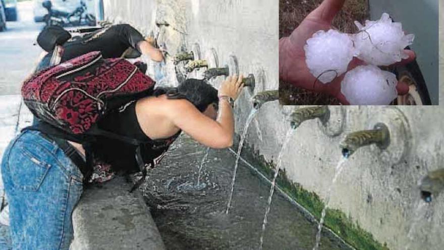 El calor registrado ayer en zonas como Xàtiva contrasta con el granizo caído en Vilafranca (arriba)