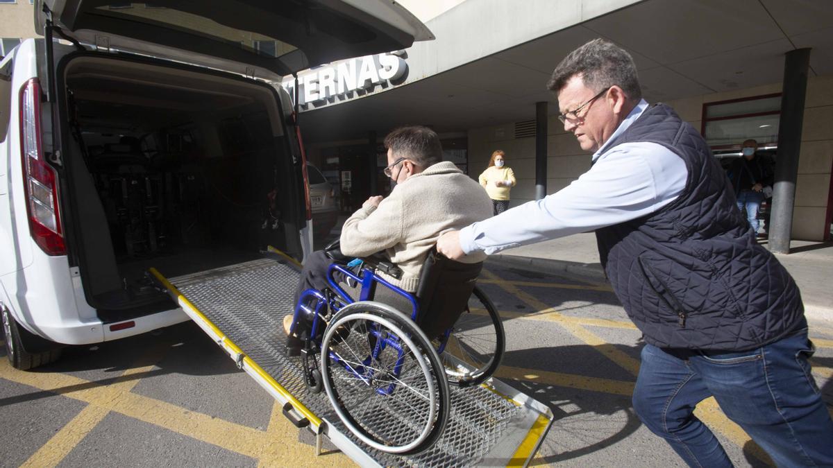 Los taxistas de Alicante advierten de que habrá menos vehículos habilitados si no hay más ayudas