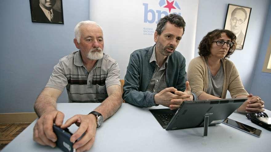 Constantino Regueira, Xosé Magariños y Susana Camba. // Bernabé/Cris M.V.