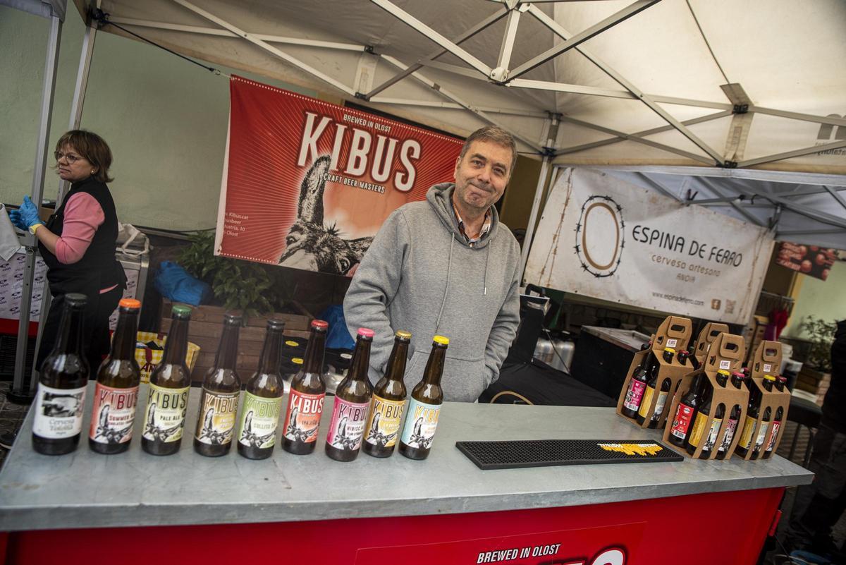 L’espai de cervesa artesana està ubicat a la plaça de l’Església