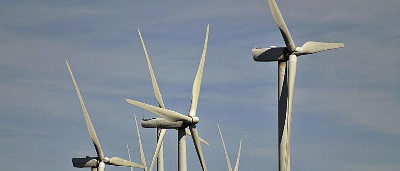 Aerogeneradores en el Monte Faro, en Rodeiro.