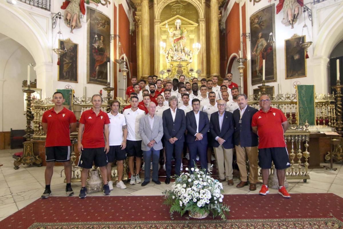 Ofrenda floral del Córdoba CF a San Rafael