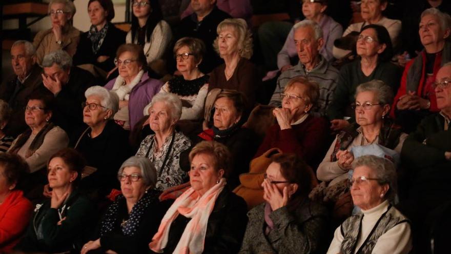 Público en Los Canapés, en una representación del ciclo de teatro amateur.