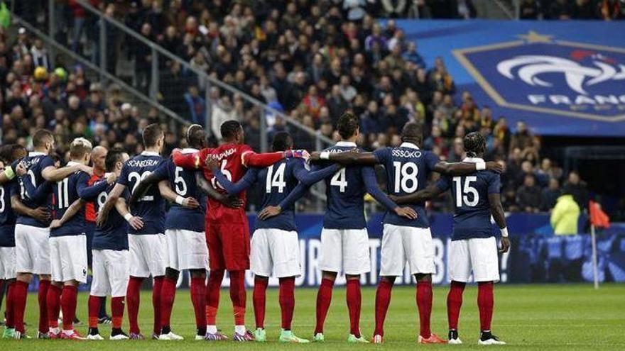 Francia arranca su Eurocopa ante el muro rumano