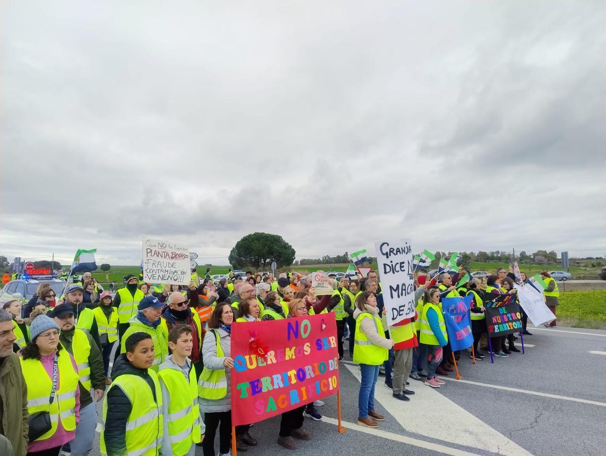 Cabecera de la marcha, a la que asistieron unas doscientas personas, según los convocantes.