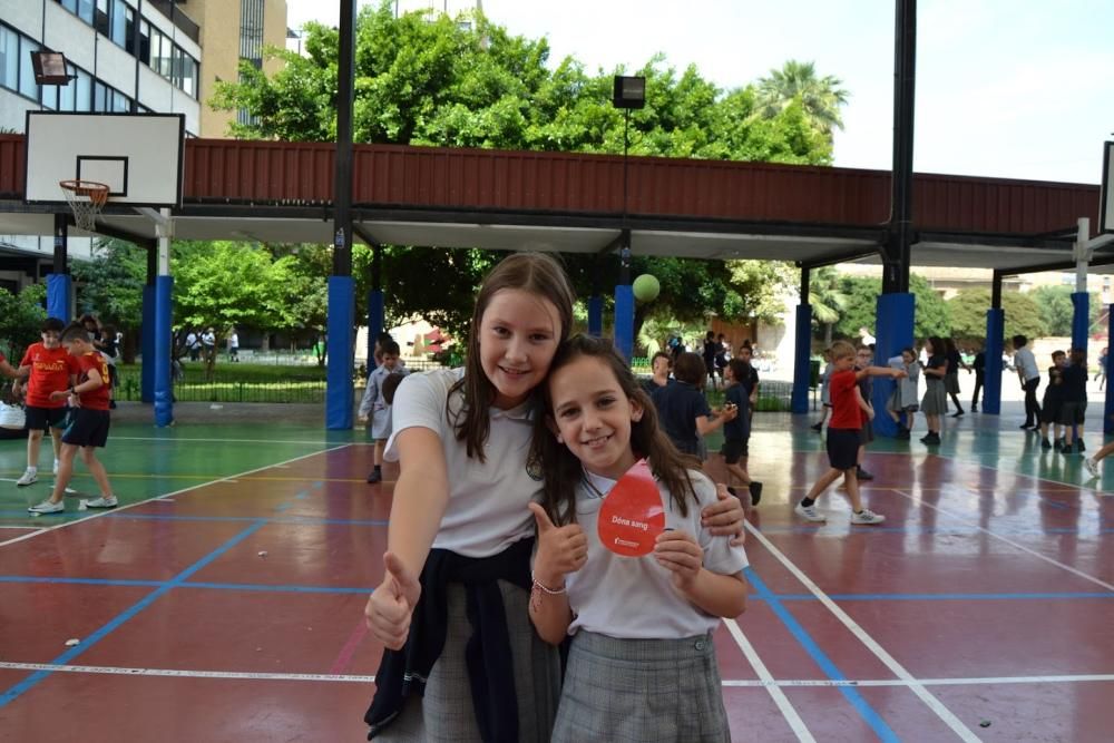 Campaña pro donación de sangre en el colegio Pureza de María-Cid de València.