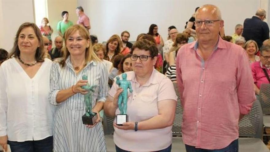 Paqui Borox, del centre Francesc Bosch i Morata de Xàtiva, va recollir el premi de 2021