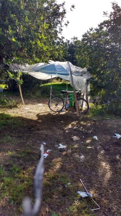 El Consell desmonta un campamento de indigentes junto a la Vía de Cintura