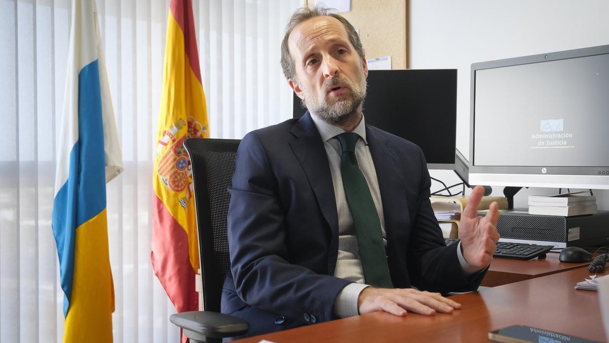 El fiscal delegado Antidroga en Las Palmas, Miguel Portell, en su despacho.