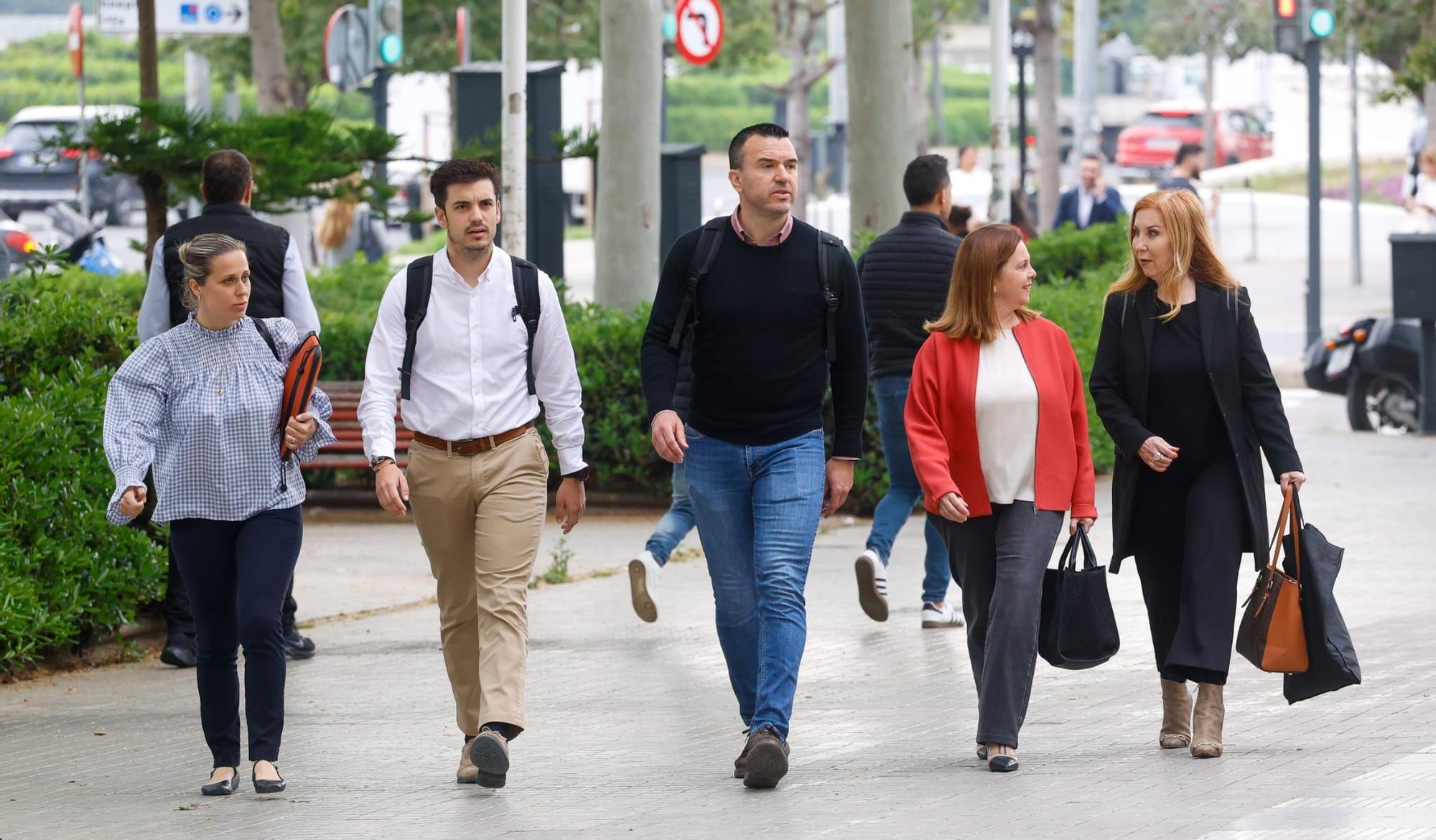Así han entrado Pilar Bernabé y Vicent Mompó a la Ciudad de la Justicia