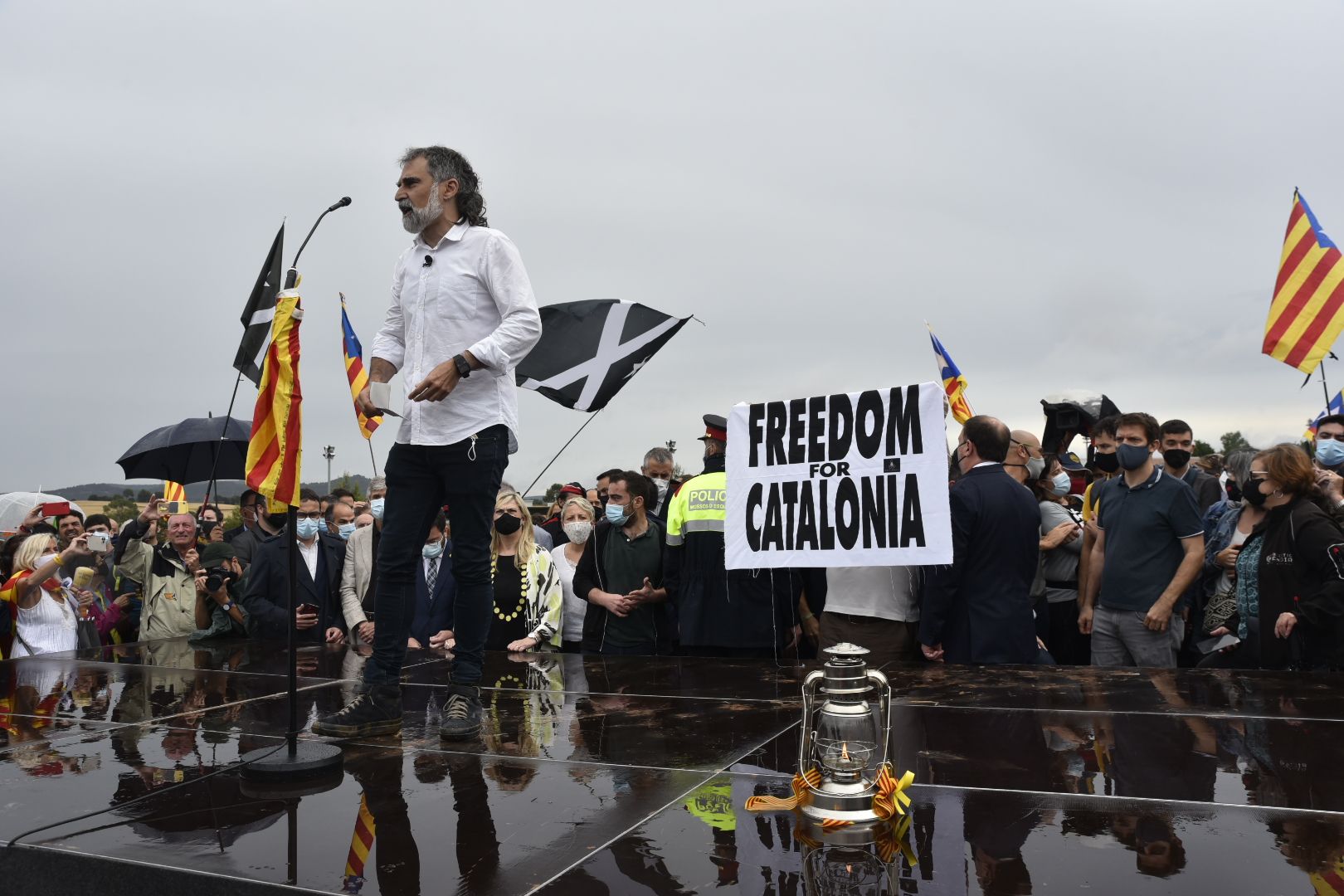 Sortida dels presos de Lledoners després de rebre l'indult