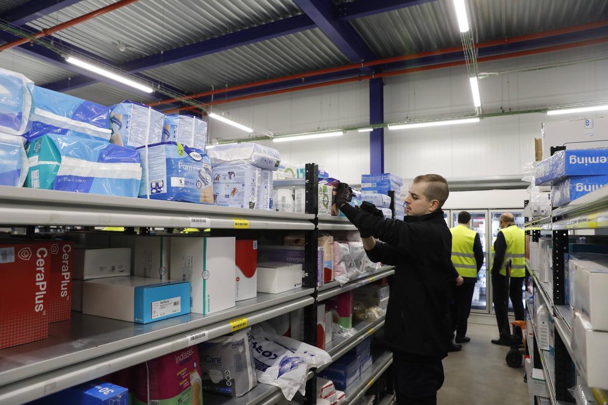 En imágenes, así es por dentro la "gran farmacia" de Asturias En imágenes, así es por dentro la "gran farmacia" de Asturias