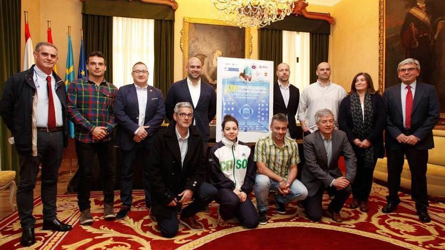 Presentación de la Copa de España de clubes que se celebrará en el Santa Olaya, ayer, en el salón de recepciones del Ayuntamiento de Gijón.