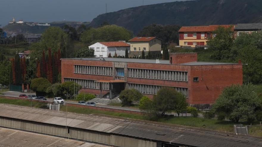 Edificio central de las instalaciones fabriles de Alu Ibérica. | Mara Villamuza