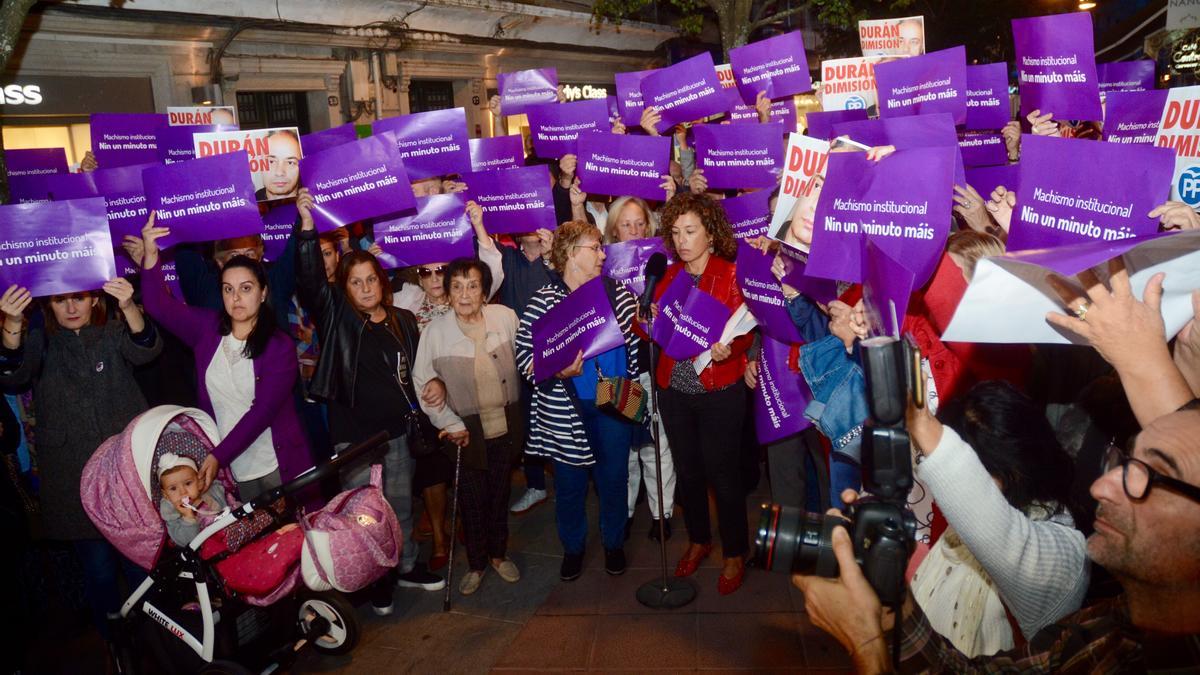 Manifestación en Pontevedra contra Durán por la frase contra Carmela Silva.