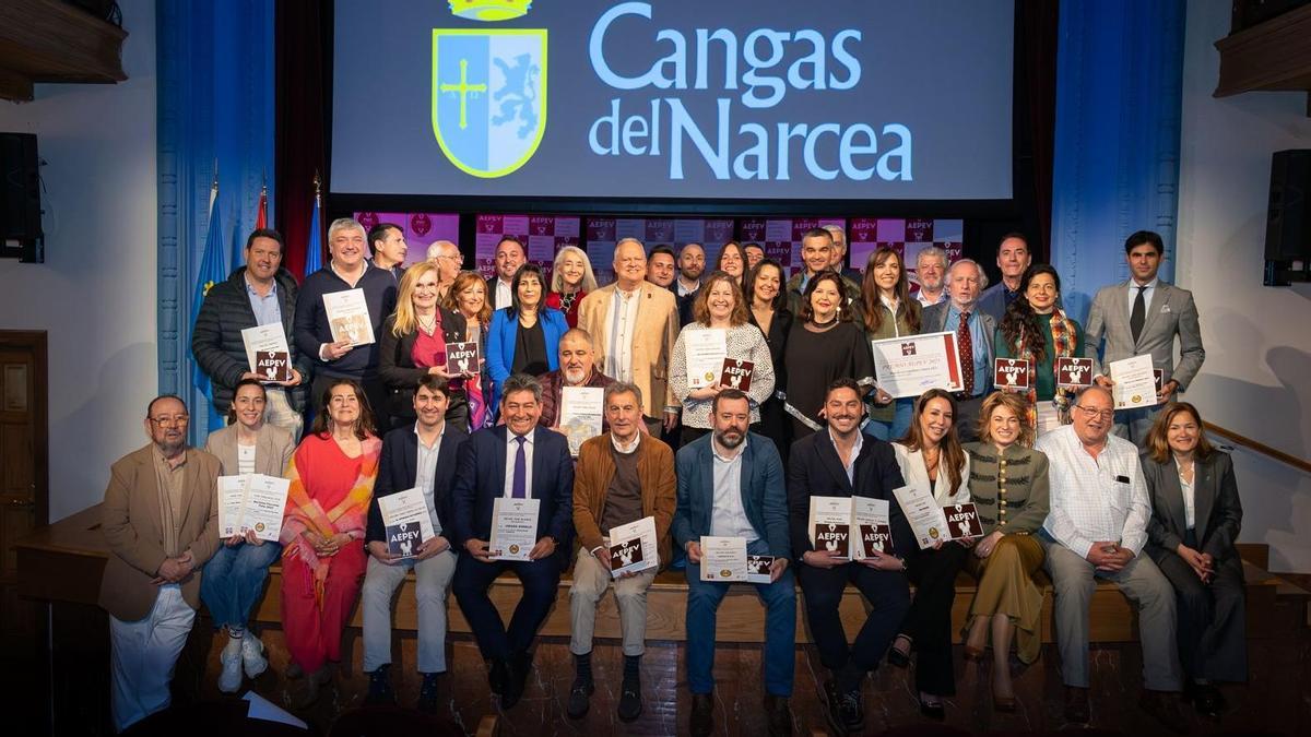 En imágenes: así fue la visita de la Asociación Española de Periodistas y Escritores del Vino a Cangas del Narcea
