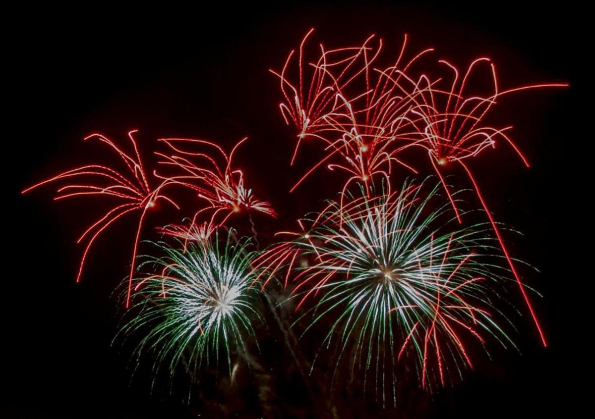 Fuegos cromáticos la primera noche