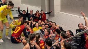 La celebración de España en el vestuario del Metropolitano.