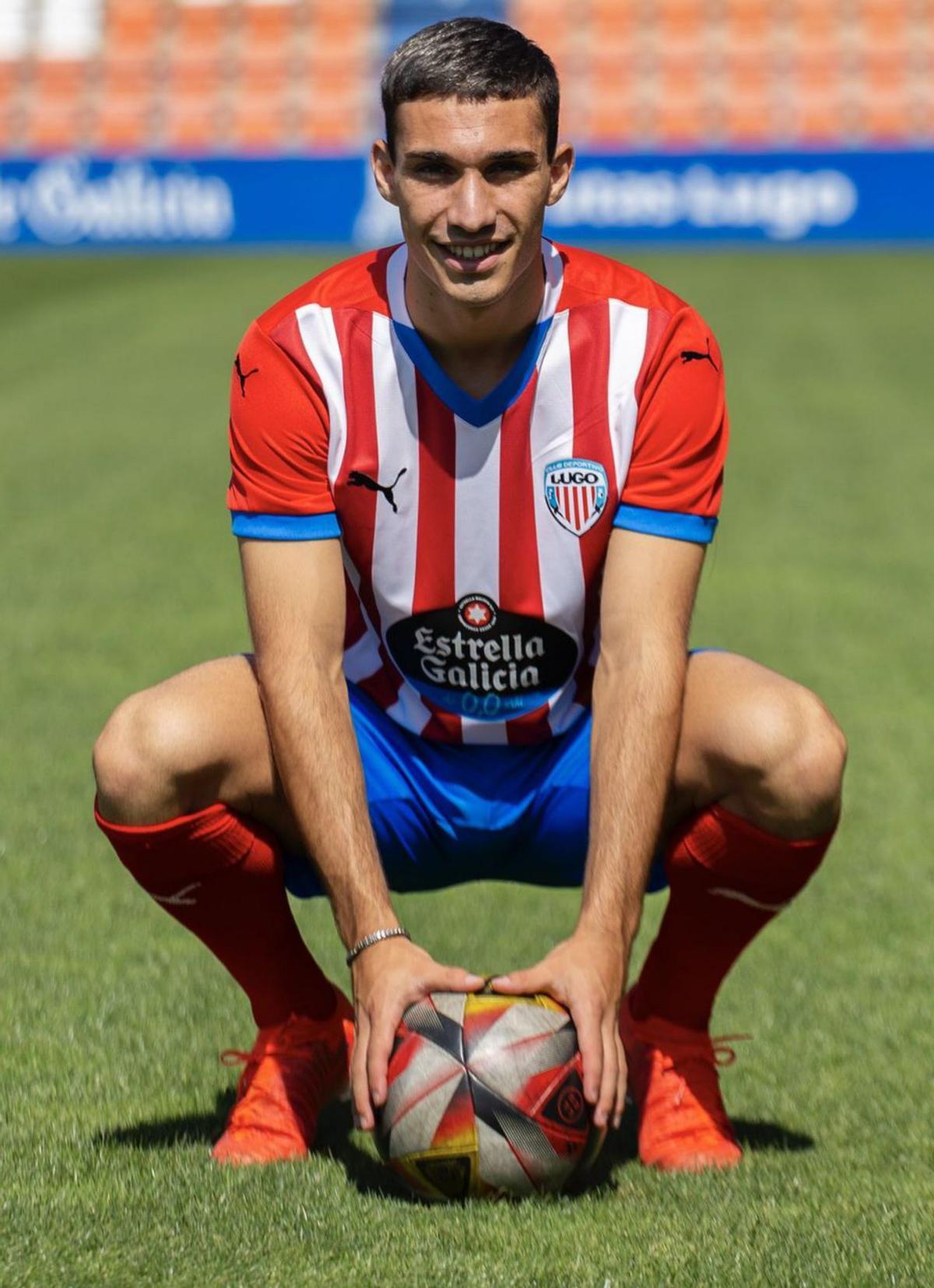 Martín Ochoa, en su presentación con el Lugo. |  // CD LUGO