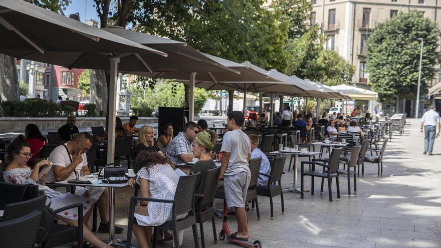 Figueres regularà l’ocupació de via pública partint que «la gent vol terrasses al carrer»