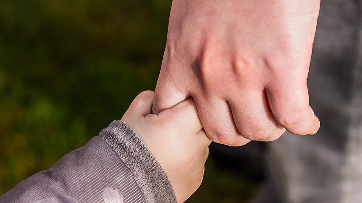 Más de 200 niños buscan un hogar en Málaga.