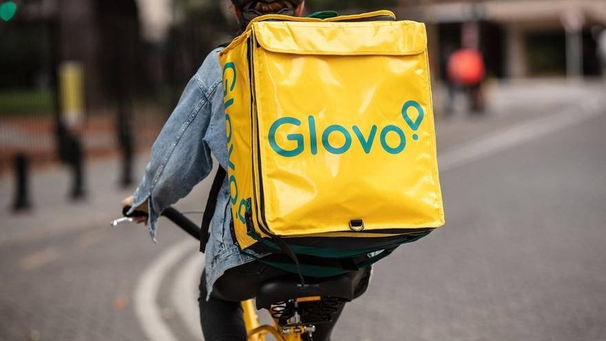 Nueva sanción a Glovo de 57 millones por emplear a falsos autónomos y a inmigrantes sin permiso de trabajo