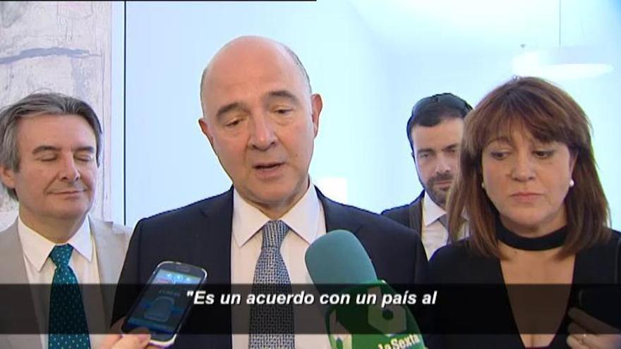 Moscovici cree que la abstención del PSOE al CETA "no es una opción"