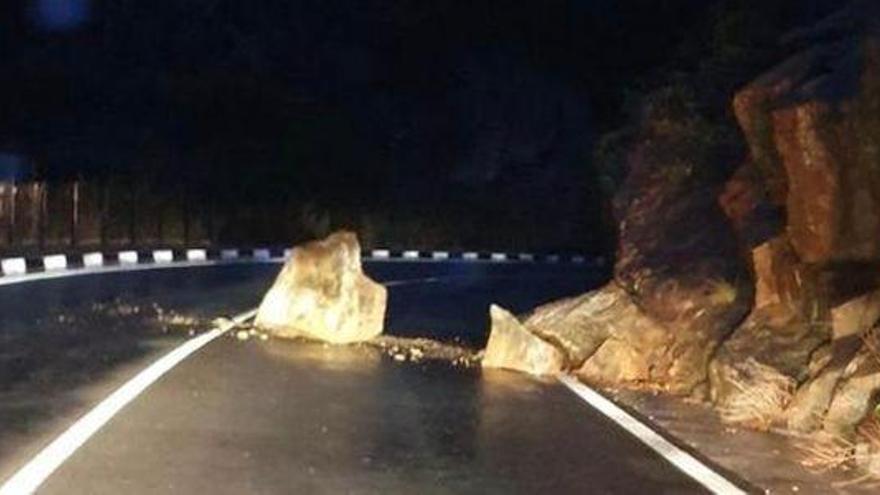 Desprendimientos en la carretera de Alfondeguilla