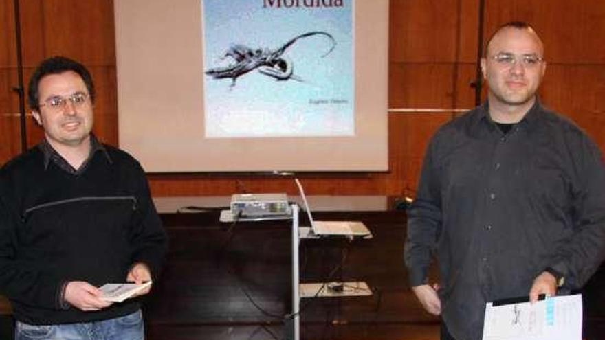 Presentación de "Mordida" ayer en A Illa de Arousa. // J.L.Oubiña