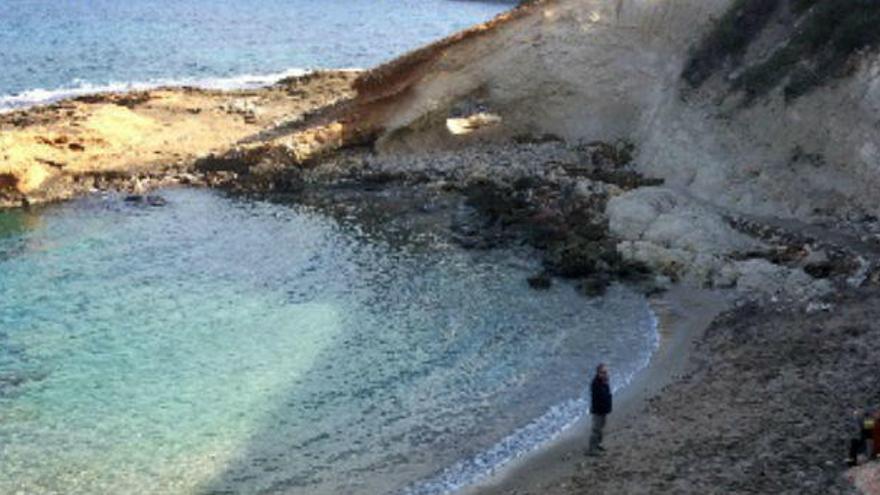 La playa de la Cala Blanca o Caleta, convertida ahora en un arenal