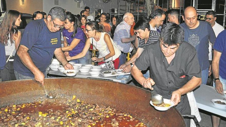 El tradicional y animado ‘xupinazo’ marca el inicio de 11 días festivos en les Useres