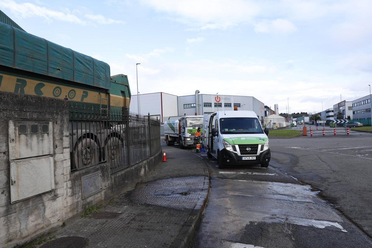 La carrera ilegal que ha dejado un reguero de heridos en Gijón, en imágenes