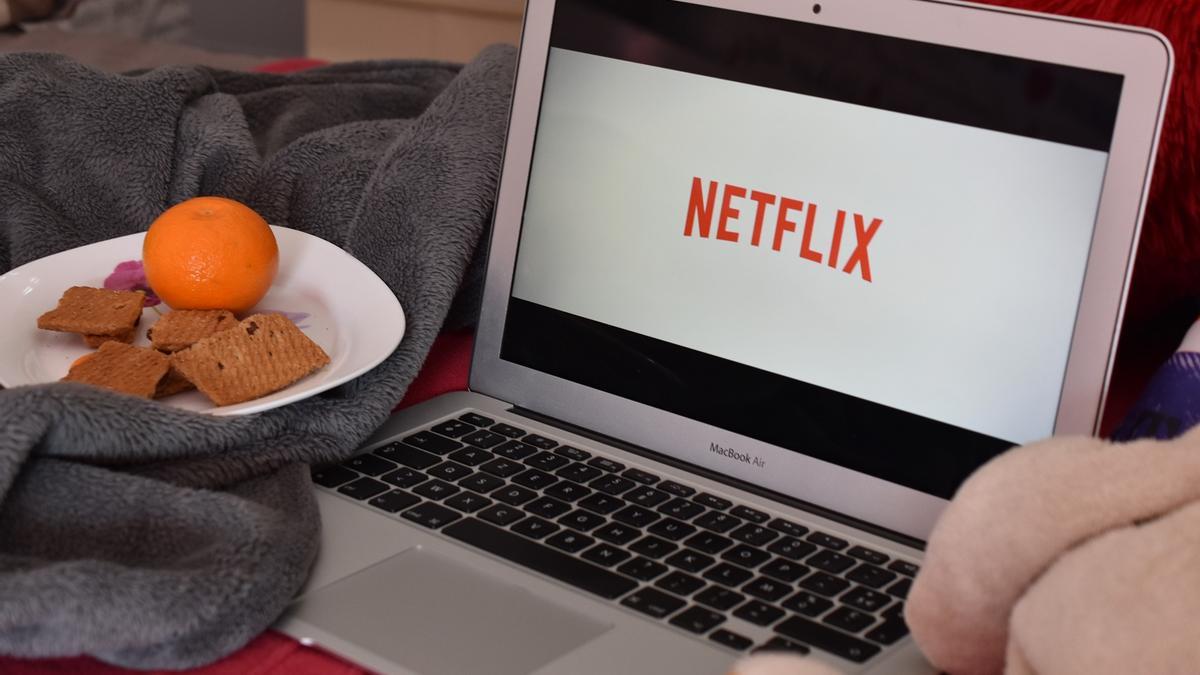 Si hay una de las plataformas de contenido por streaming que ocupa una posición preeminente tanto en cuanto a cuota de mercado como de awareness entre los espectadores, esa es Netflix.