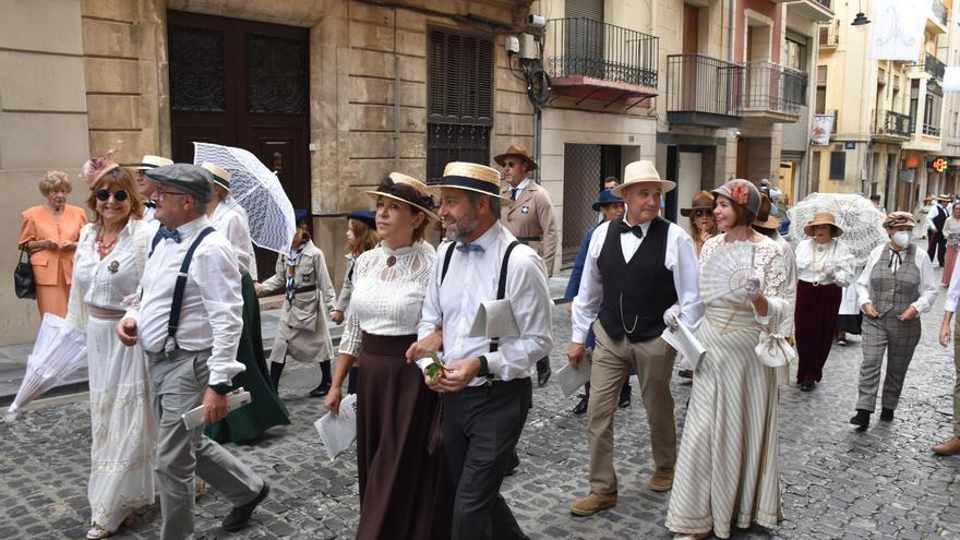 La Feria Modernista convierte Alcoy en una ciudad de principios del siglo XX