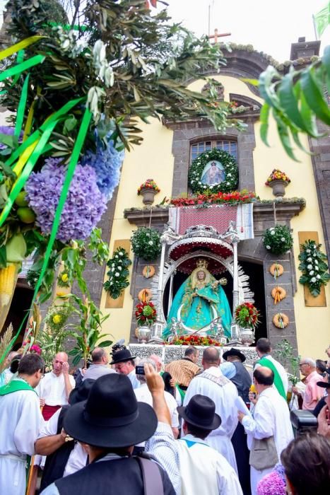 Procesion y Romeria por las Fiestas de las ...