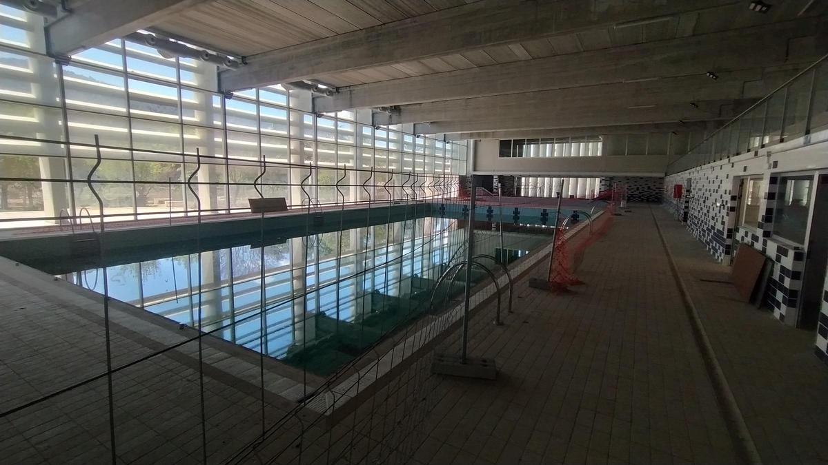 Situación actual de la piscina de Tavernes, en imágenes