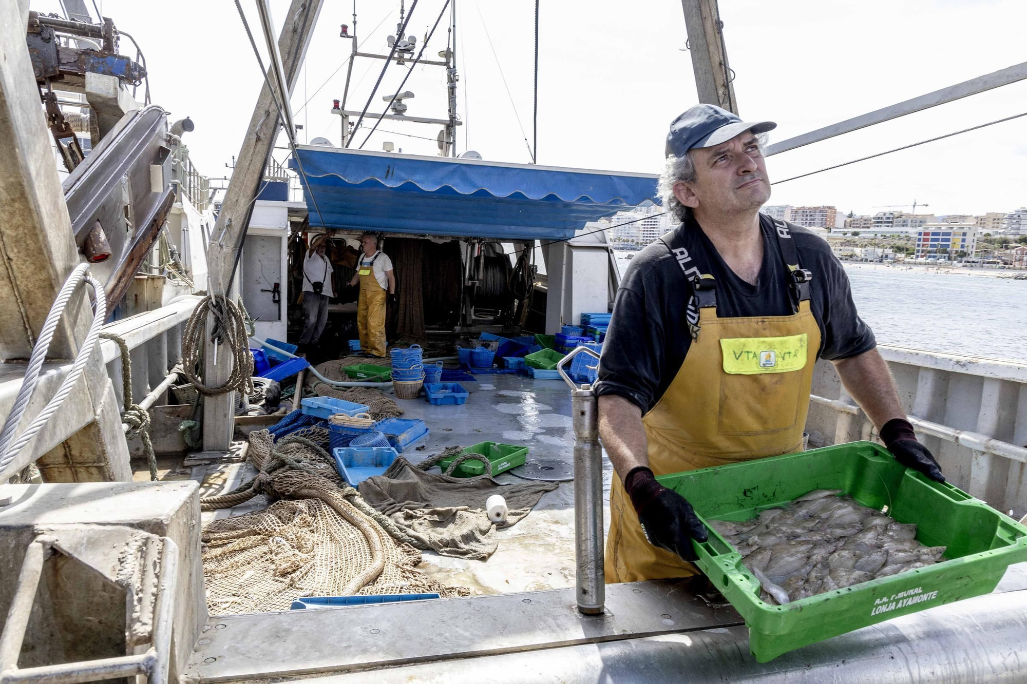 La flota de arrastre de Alicante estrena las nuevas redes impuestas por la UE