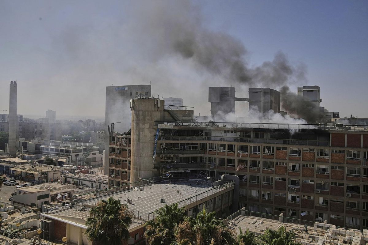 Un misil iraní impacta contra el hospital de Soroka en el sur de Israel