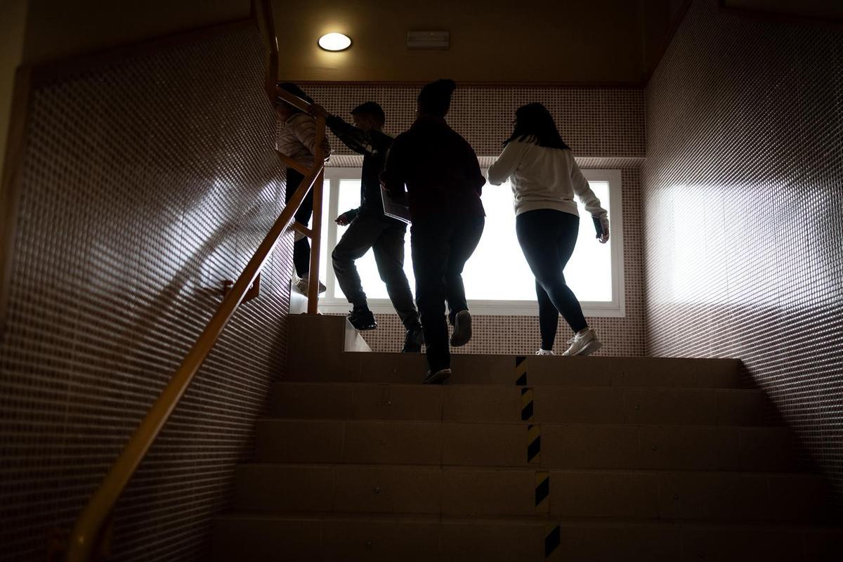 Así se han instalado los vecinos de Zaragoza en los pabellones por el aumento del caudal del río Ebro