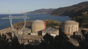 Una panorámica de la central nuclear de Lemóniz.