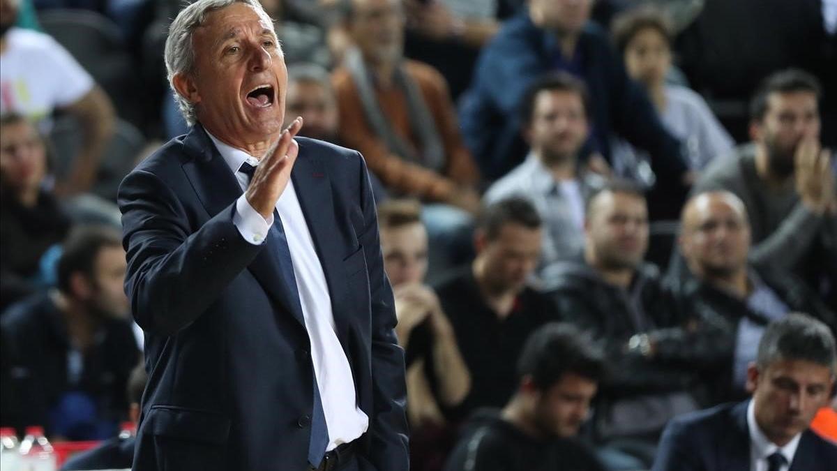 El técnico azulgrana Pesic, en el partido de la semana pasada ante el Darussafaka