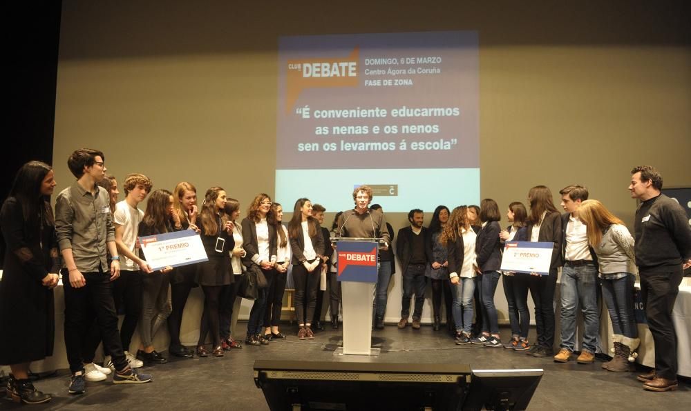 Colegios de A Coruña ganadores del ciclo de debate