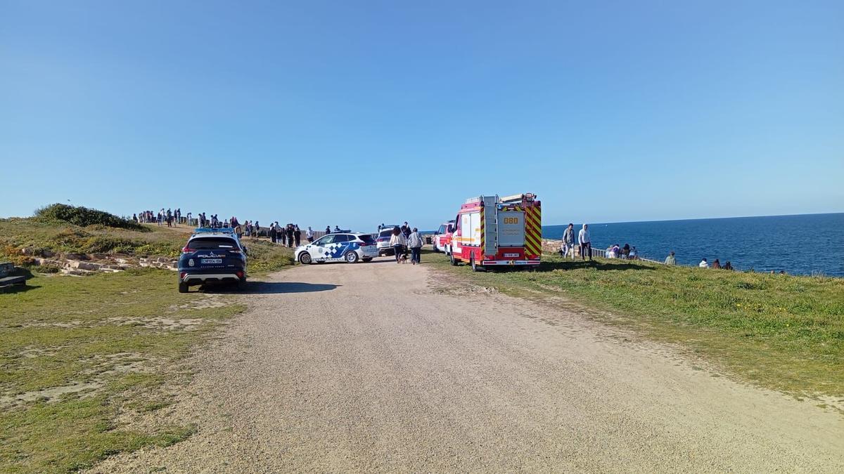 Rescate de dos personas en una roca de Punta Herminia