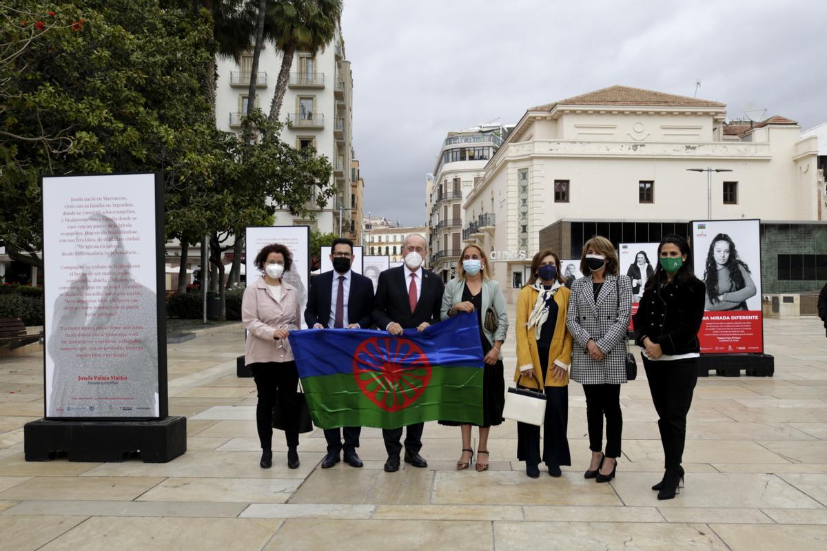 Exposición 'Una Mirada Diferente', en la calle Alcazabilla