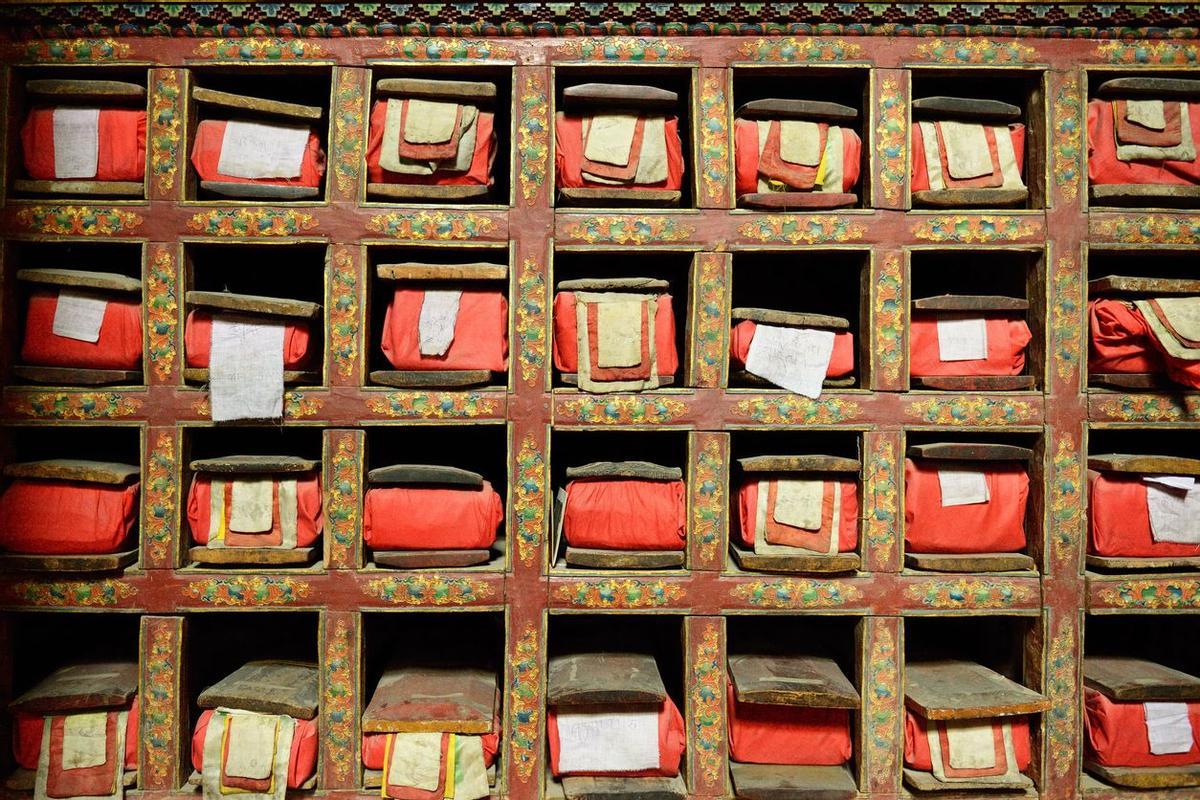 Sakya Library BIBLIOTECA ESPECTACULAR TIBET | El Monasterio de Sakya y su joya oculta ...