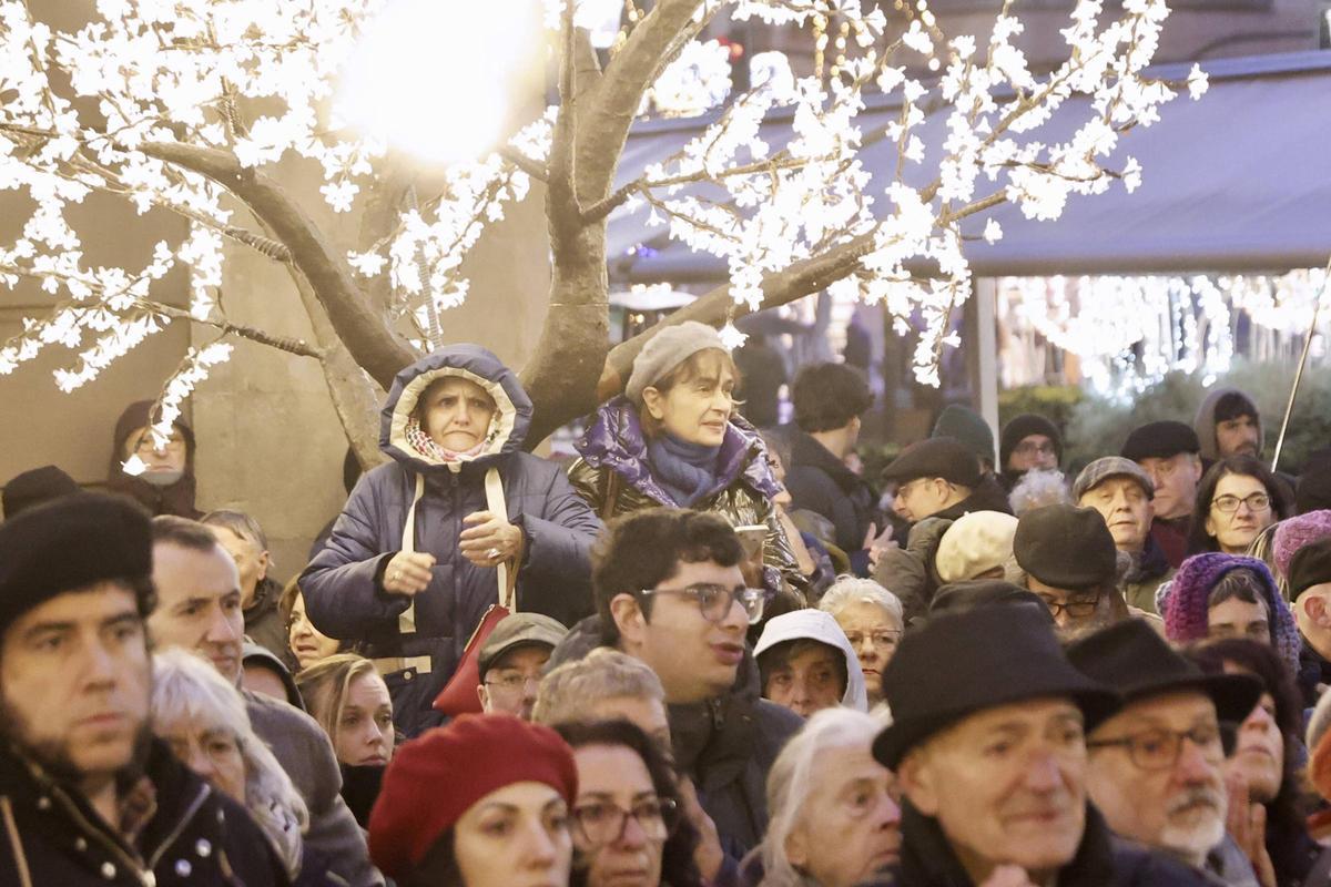 EN IMÁGENES: La manifestación en Gijón contra la intervención de EE UU en Venezuela EN IMÁGENES: La manifestación en Gijón contra la intervención de EE UU en Venezuela