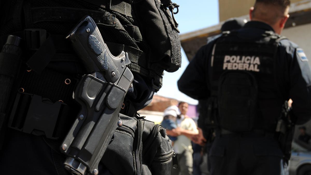 Cierre de una pistola de la policía federal mexicana.