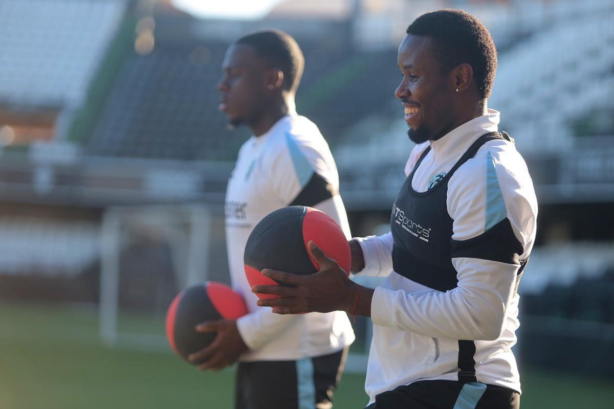 Galería | Búscate en el entrenamiento a puertas abiertas del CD Castellón